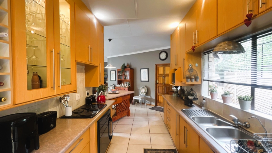 4 Bedroom Property for Sale in Langenhovenpark Free State